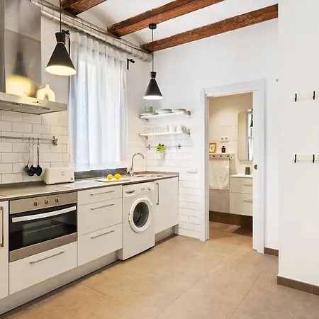 Apartman Almirall 41 *